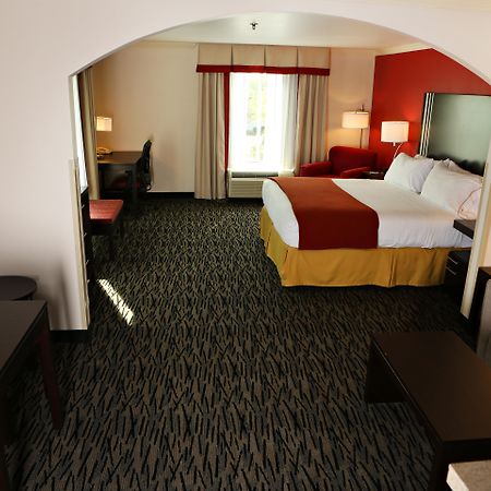 Holiday Inn Express Hotel & Suites - Sumter By Ihg Exterior photo