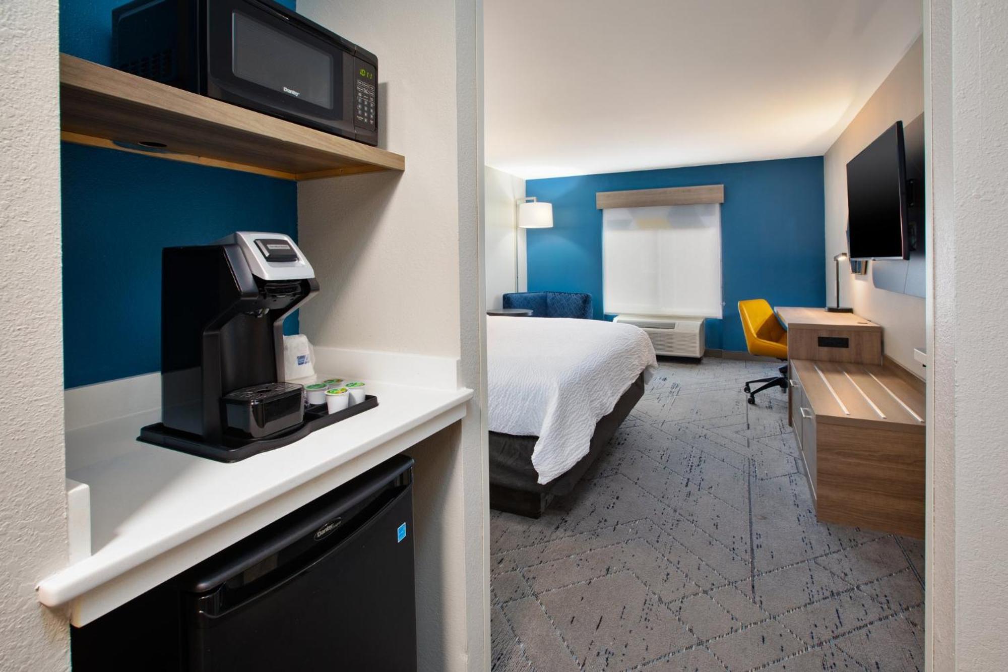 Holiday Inn Express Hotel & Suites - Sumter By Ihg Exterior photo